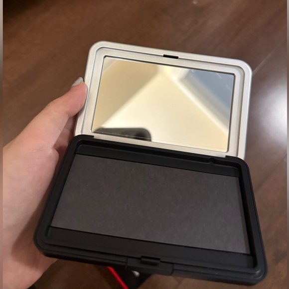 Free with purchase - Picture 2 of 2